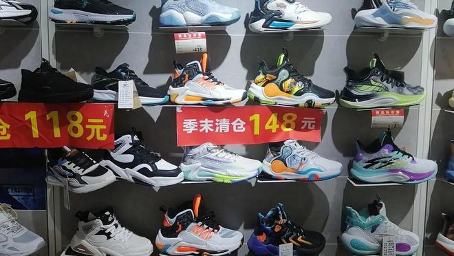 曾被吹上天如今却跌落神坛的3个国产运动鞋看谁还在乱跟风？(图13)