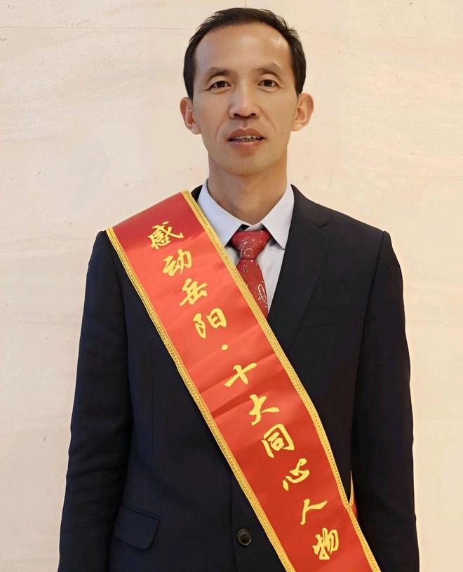 2020年湖南一男子靠养鸽子发家致富年销售额高达10亿元(图1)