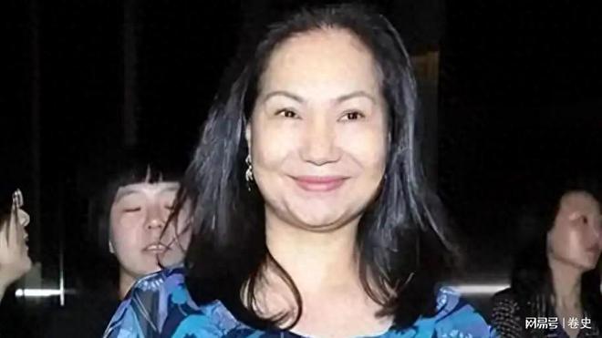 吃人不吐骨头渣！S妈十字发声却“底裤被扒”大S真是把她宠坏了(图1)