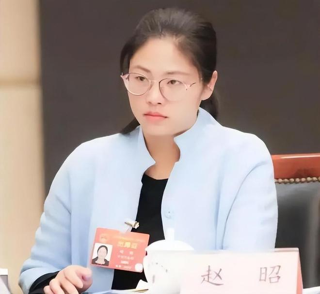 两会之后为何全网都在质疑全国人大代表赵昭回乡养牛创业？(图14)