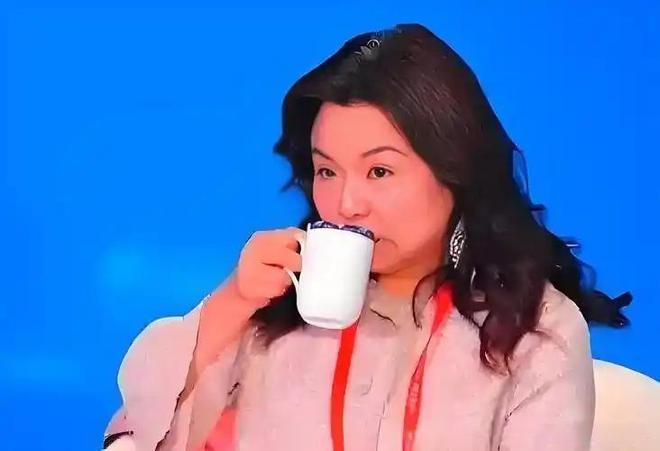 向美国捐96亿却不给中国员工发工资中国“女首善”终被曝光!(图10)