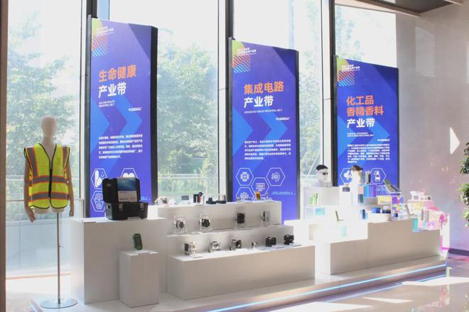 一栋楼十个亿卖全球(图3)