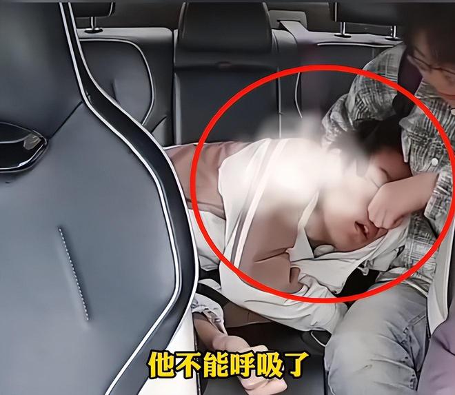 破防了！救人弃考的姜昭鹏完成补考考后做的第一件事让人泪目(图3)