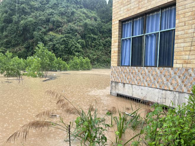 Ⅰ级应急响应！湖南桑植遭遇大暴雨乡干部：连夜转移180多位村民雨还在下(图2)