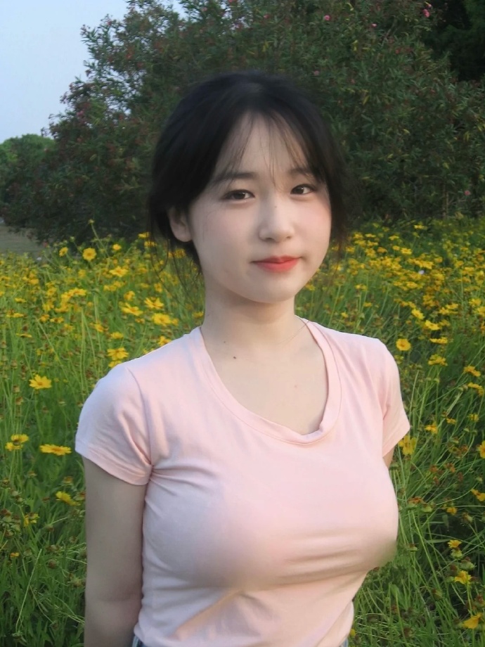 扶着母亲腰用力撞(图1)