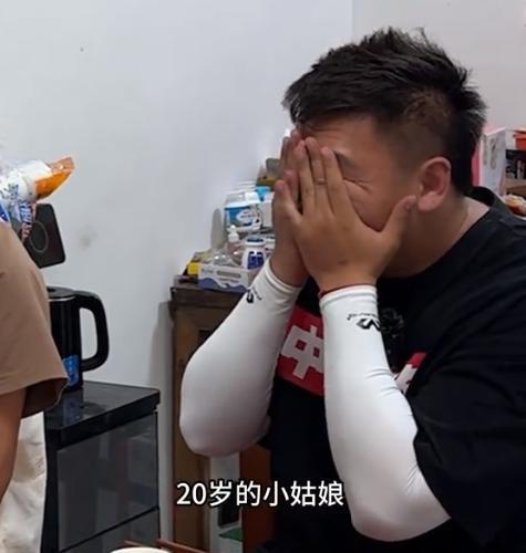 泪崩！江苏05后女生独自养活3个弟妹陌生男子转账6万：活着就行(图20)