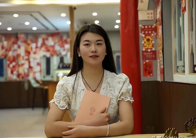 痛心！云南美女赛赛去世年仅23岁结婚仅2个月生前不慎跌倒(图8)