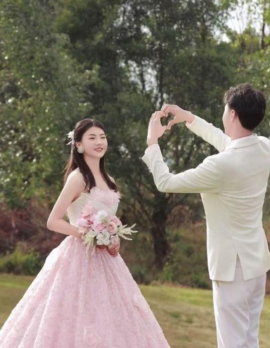 痛心！云南美女赛赛去世年仅23岁结婚仅2个月生前不慎跌倒(图9)