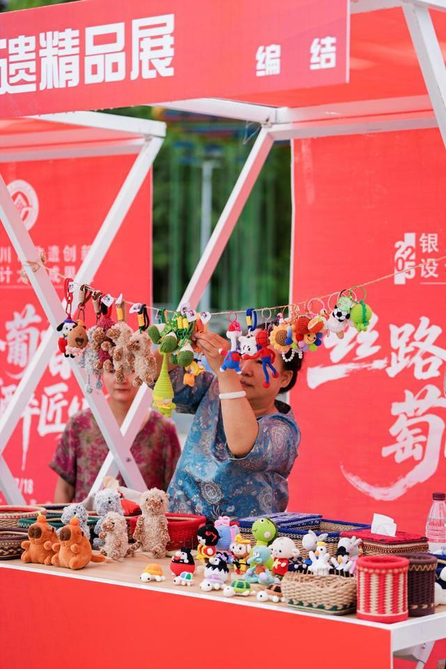 宁夏非遗创新设计大赛成果精彩亮相银川(图4)