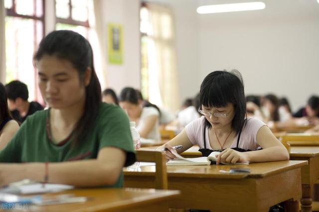 中学生游戏上瘾心理疏导：初中女生沉迷手机游戏如何开导(图2)