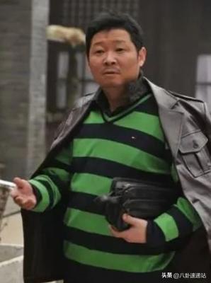 56岁赵亮带模特老婆深山养鸡16年满脸皱纹似老农他到底图啥(图14)