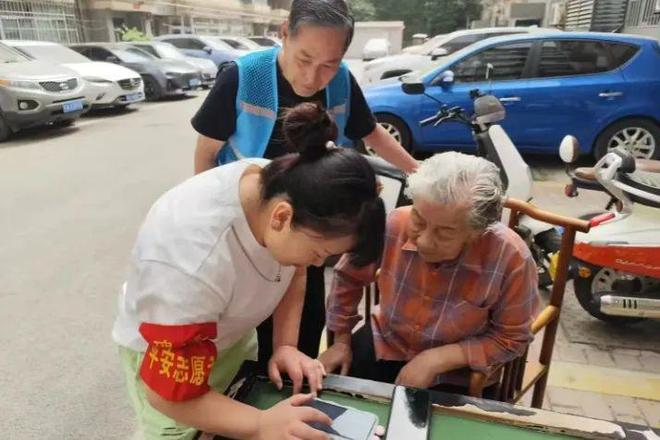 碑林各社区多措并举开展高龄补贴复审工作(图3)