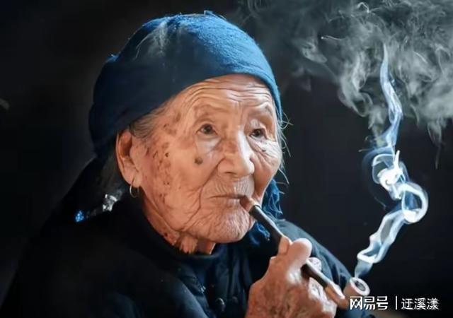农村养老院窗户没玻璃老人冻得抖退院潮里藏着啥心酸？(图1)