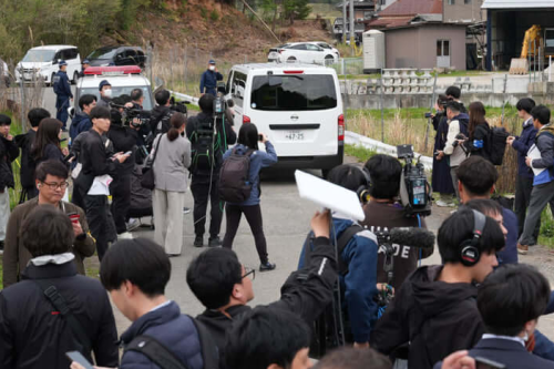 日本11岁男孩离奇失踪！3周后在山林里发现尸体继父成最大嫌疑！(图12)